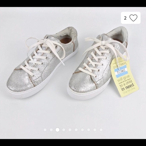 TOMS Lenox Silver Metallic Sneakers - Picture 3 of 14